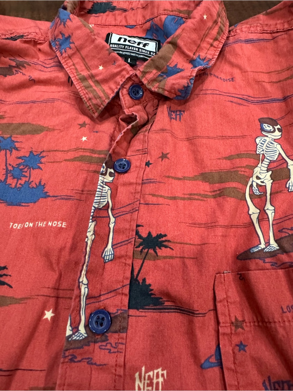 Neff Red Button-Up Shirt with Skeleton Print and Blue Accents (b1-15) large
